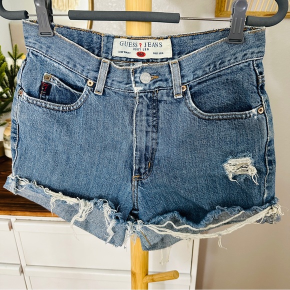 REAL DENIM GUESS HIGHWAISTED SHORTS!! - Picture 10 of 11